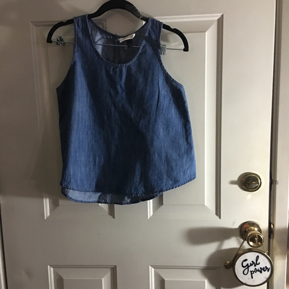 NWOT- Universal Treads Denim Top